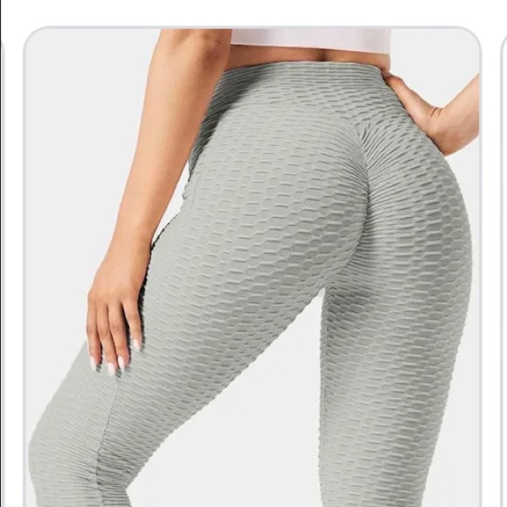 Emerald/green scrunch butt leggings